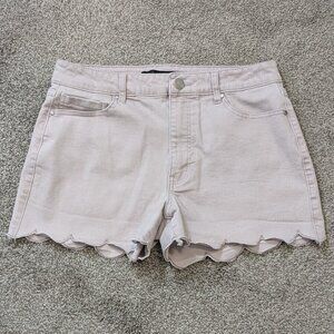TINSEL DENIM COUTURE Lavender Denim Mid-Rise Scalloped Shorts; Size 29